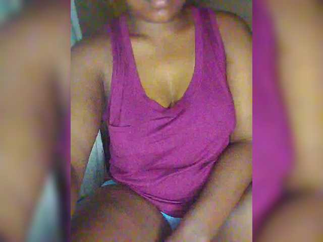 Bluemee live cam on BongaCams