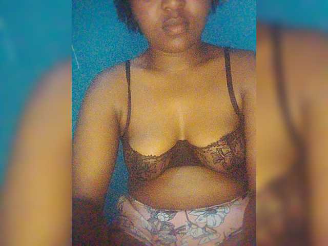 Bluemee live cam on BongaCams