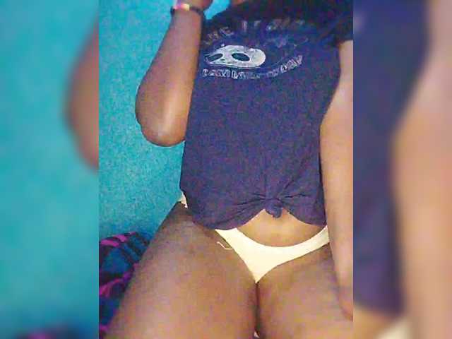 Bluemee live cam on BongaCams