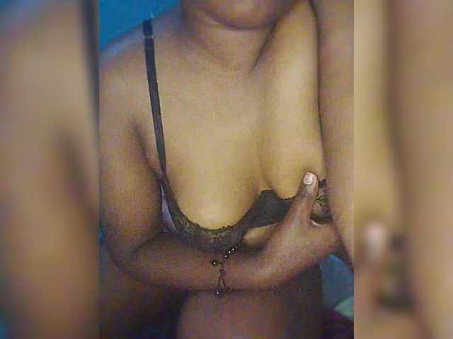 Bluemee live cam on BongaCams