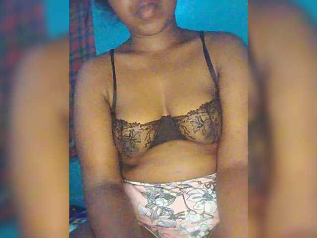 Bluemee live cam on BongaCams