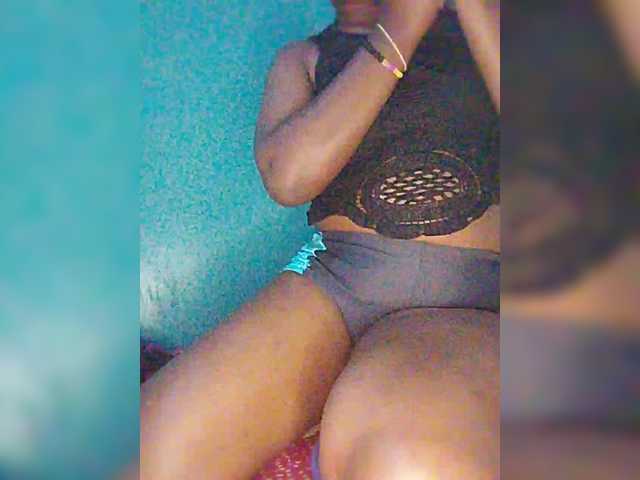 Bluemee live cam on BongaCams