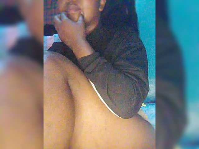 Bluemee live cam on BongaCams