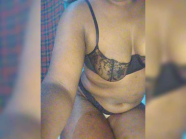 Bluemee live cam on BongaCams