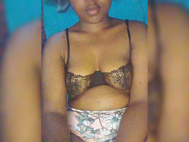 Bluemee live cam on BongaCams