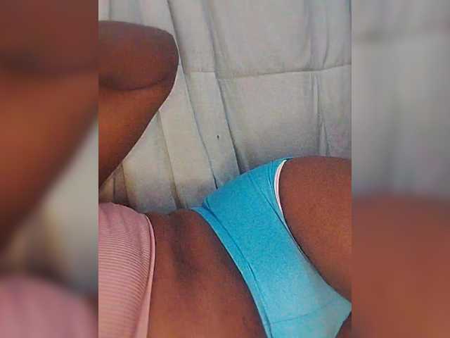 Bluemee live cam on BongaCams