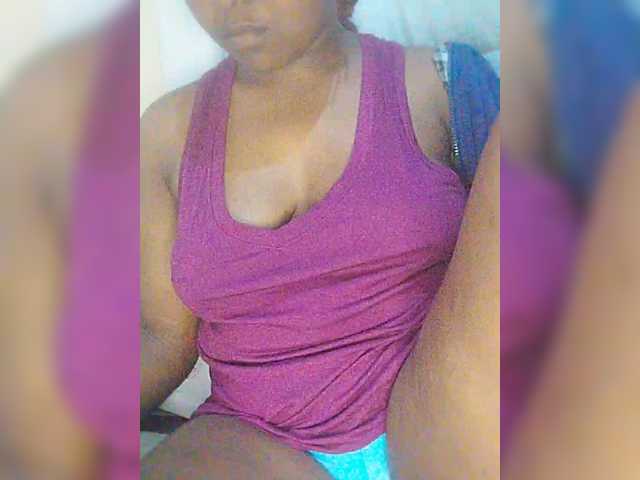 Bluemee live cam on BongaCams