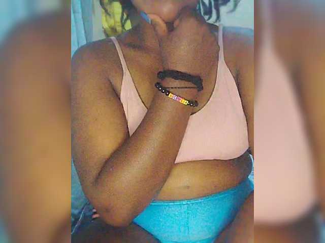 Bluemee live cam on BongaCams