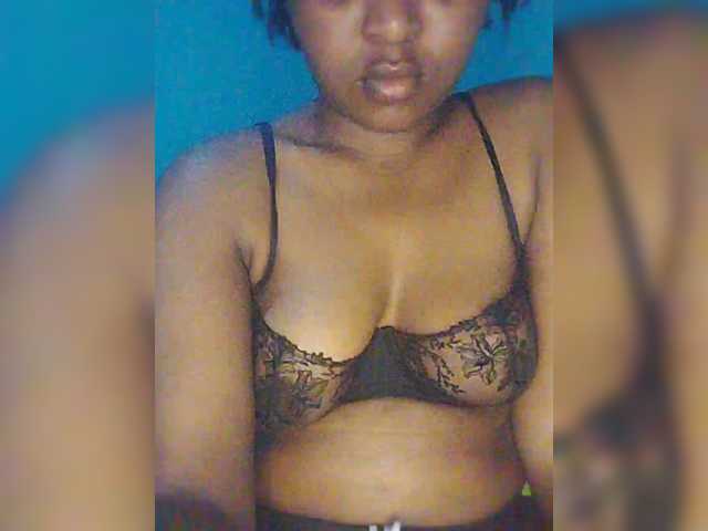 Bluemee live cam on BongaCams
