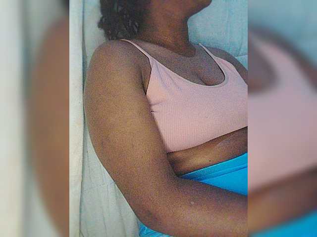 Bluemee live cam on BongaCams