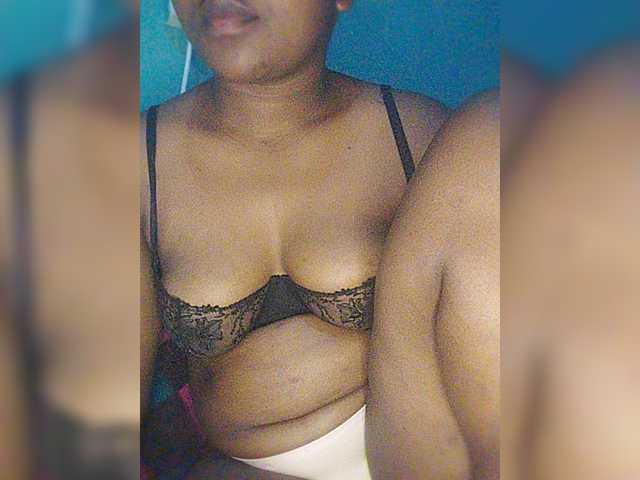 Bluemee live cam on BongaCams