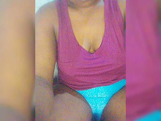 Bluemee live cam on BongaCams
