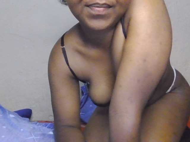 Bluemee live cam on BongaCams