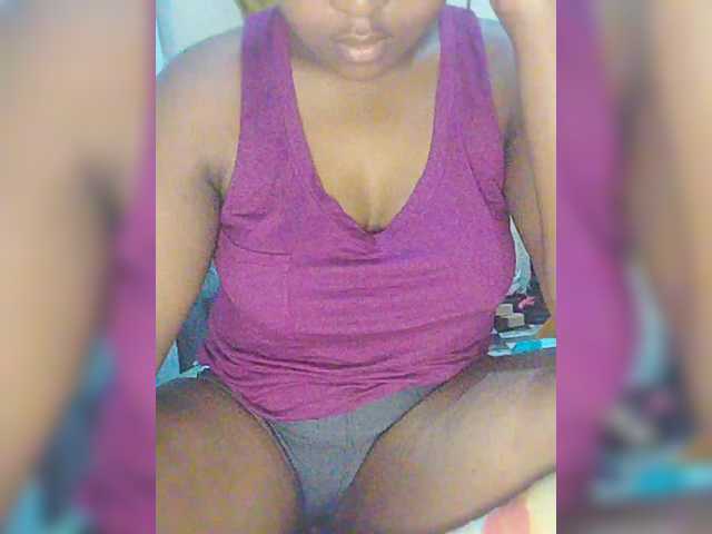 Bluemee live cam on BongaCams