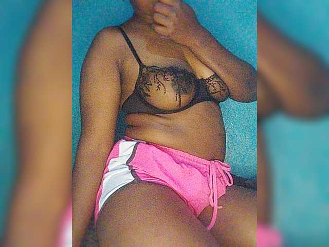 Bluemee live cam on BongaCams