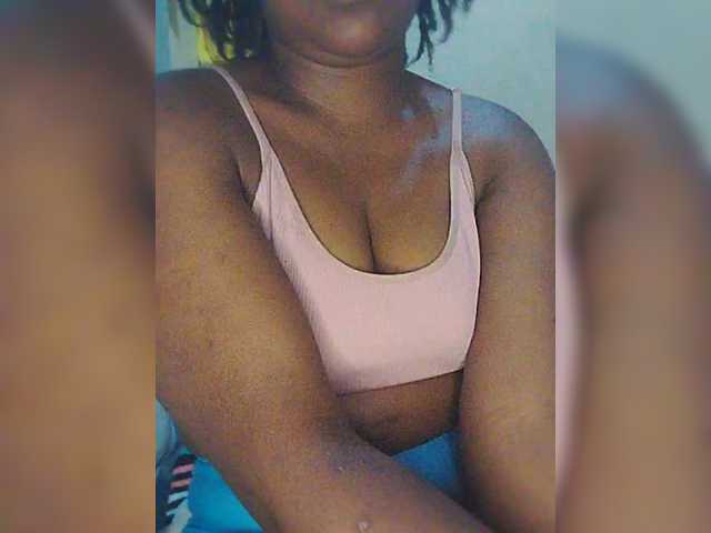 Bluemee live cam on BongaCams