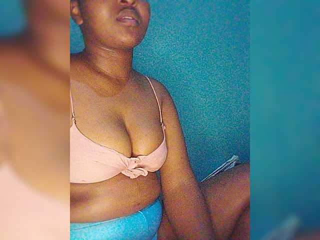 Bluemee live cam on BongaCams