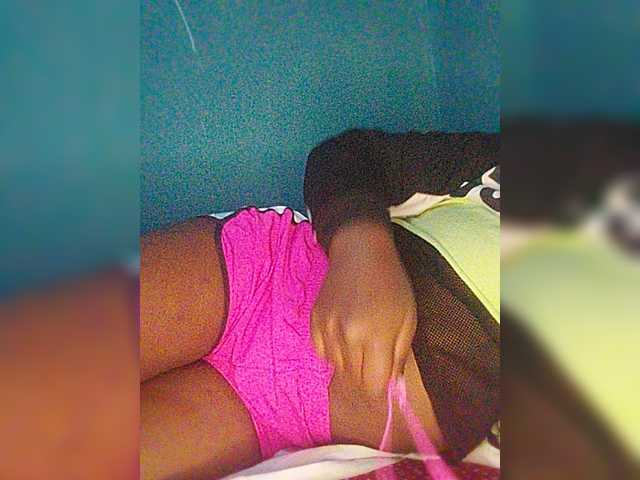 Bluemee live cam on BongaCams