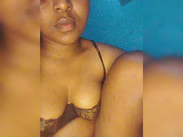 Bluemee live cam on BongaCams