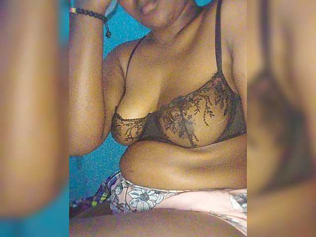 Bluemee live cam on BongaCams