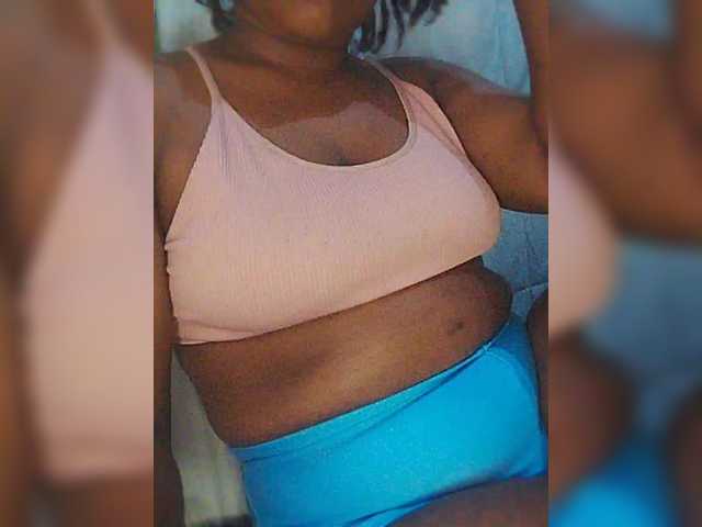 Bluemee live cam on BongaCams