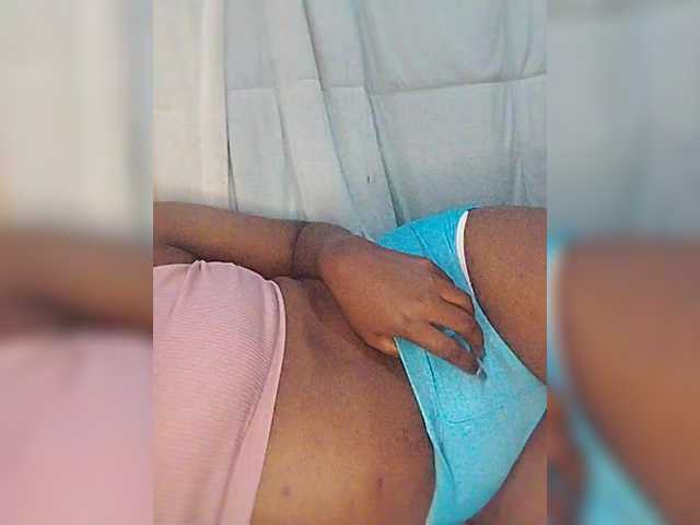 Bluemee live cam on BongaCams
