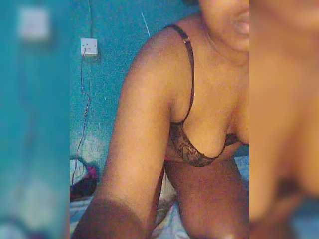Bluemee live cam on BongaCams