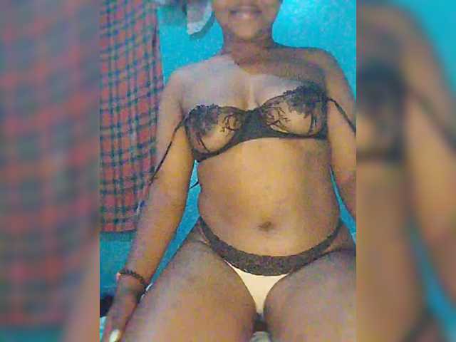 Bluemee live cam on BongaCams