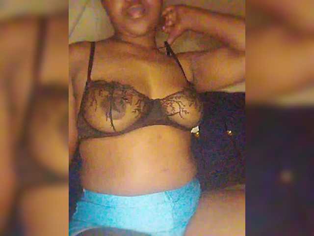 Bluemee live cam on BongaCams
