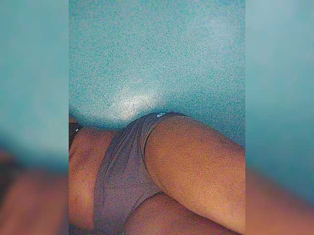 Bluemee live cam on BongaCams