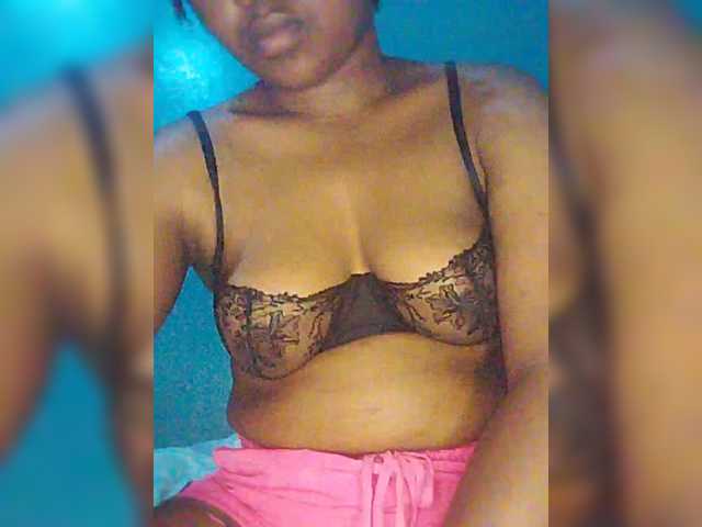 Bluemee live cam on BongaCams