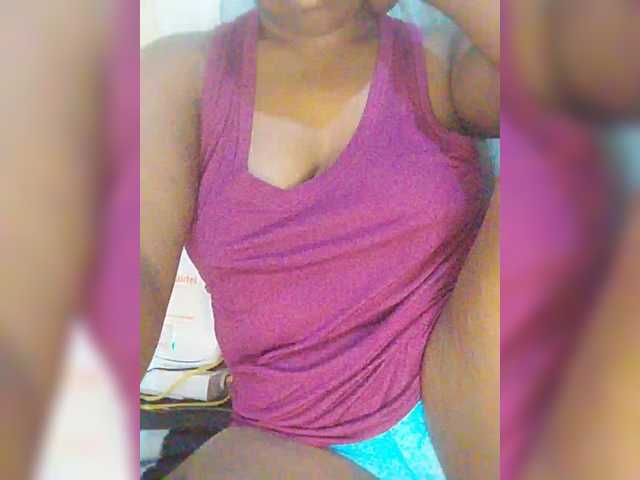 Bluemee live cam on BongaCams