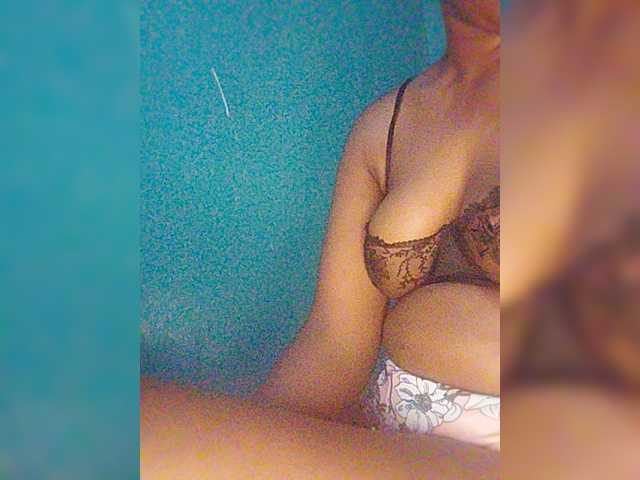 Bluemee live cam on BongaCams