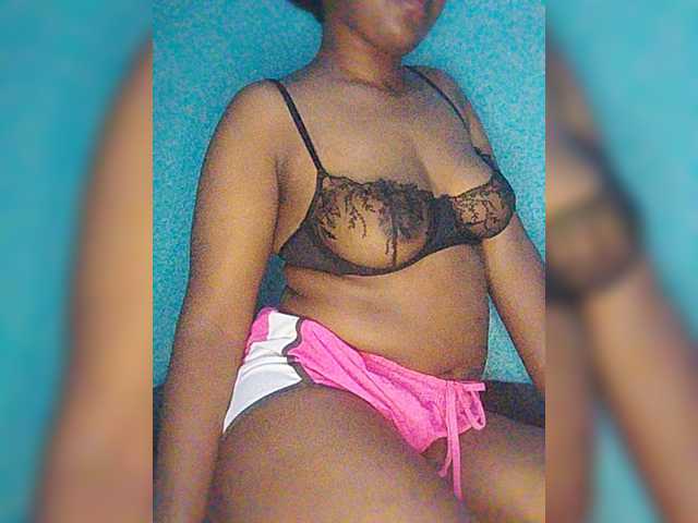 Bluemee live cam on BongaCams