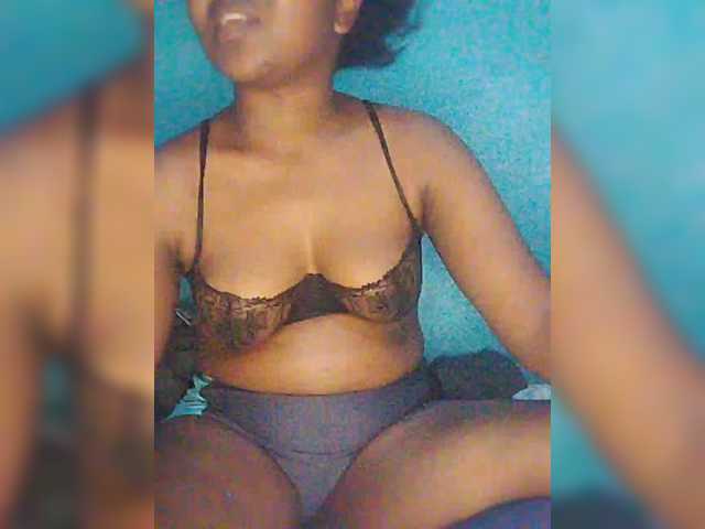 Bluemee live cam on BongaCams