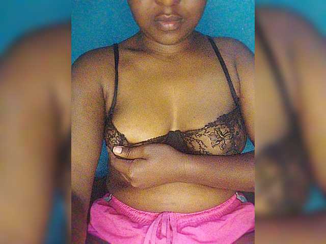 Bluemee live cam on BongaCams