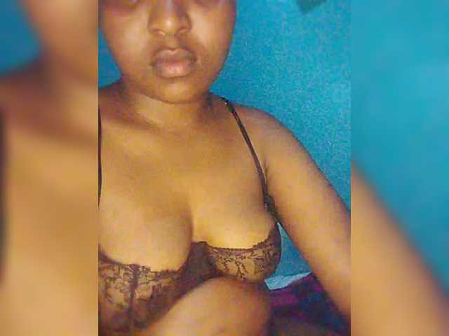 Bluemee live cam on BongaCams