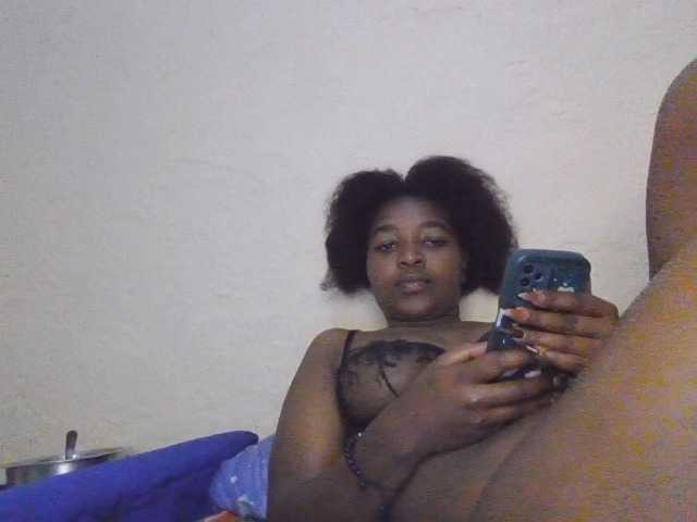 Bluemee live cam on BongaCams