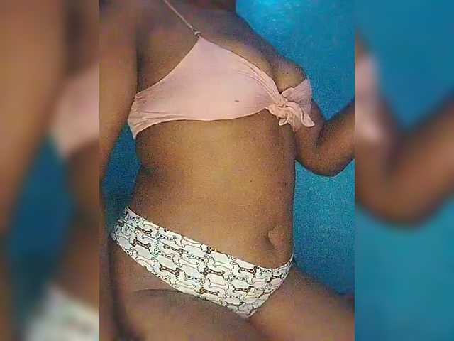 Bluemee live cam on BongaCams