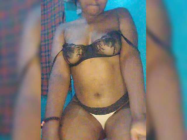 Bluemee live cam on BongaCams