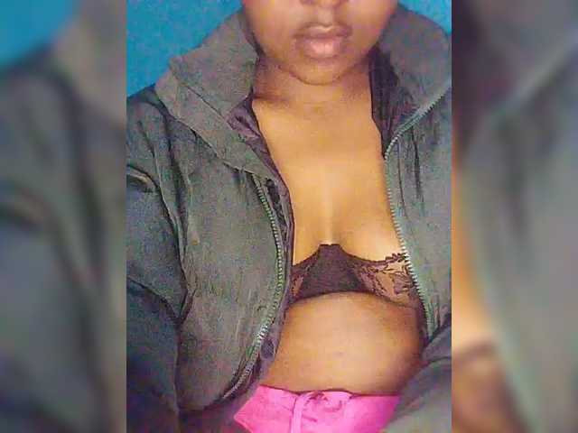 Bluemee live cam on BongaCams