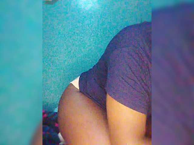 Bluemee live cam on BongaCams