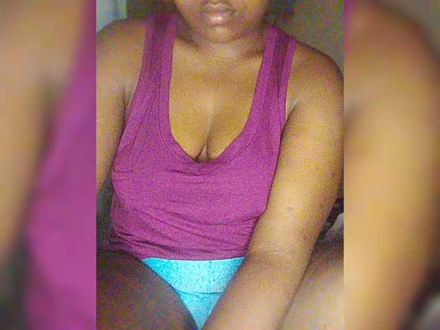 Bluemee live cam on BongaCams