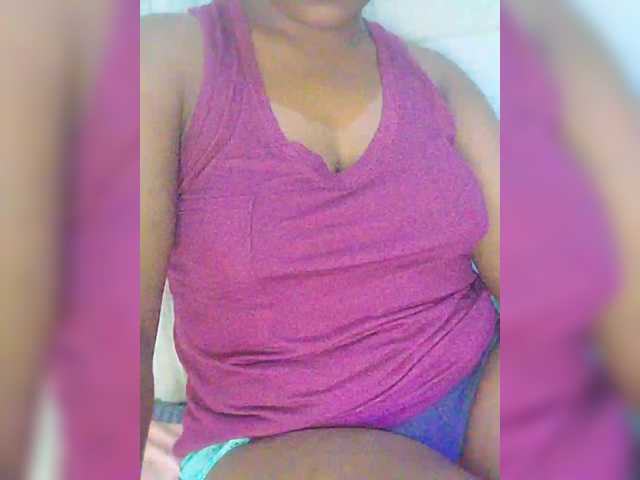 Bluemee live cam on BongaCams