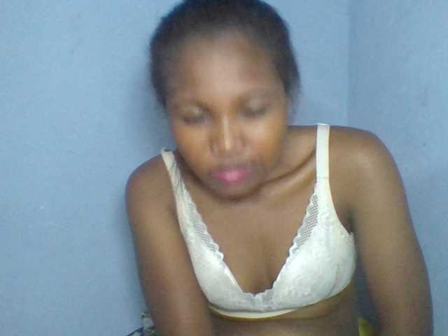 Rema-2 live webcam show