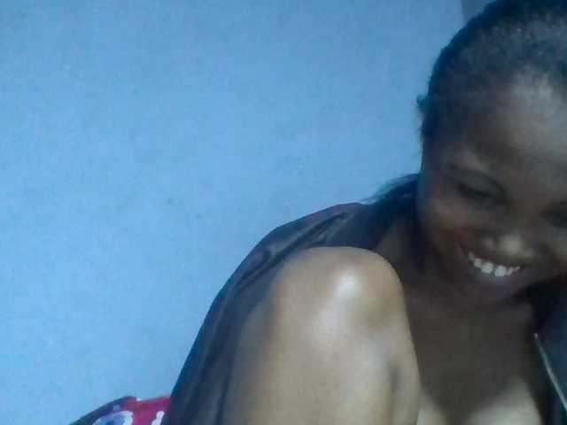 Rema-2 live cam on BongaCams