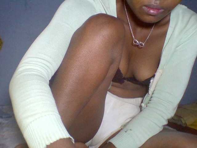 Rema-2 live cam on BongaCams