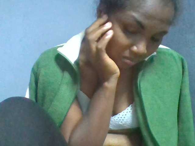 Rema-2 live cam on BongaCams