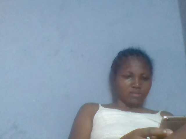 Rema-2 live cam on BongaCams