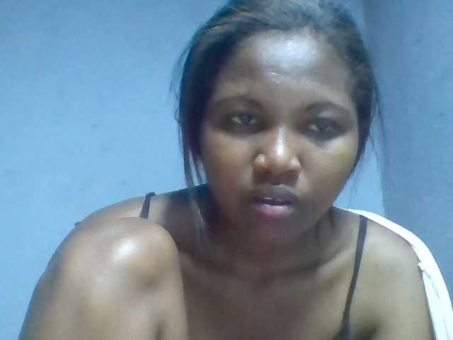 Rema-2 live cam on BongaCams